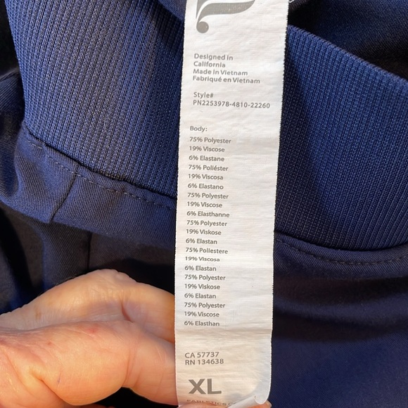 Ladies Scrubs - Picture 8 of 8